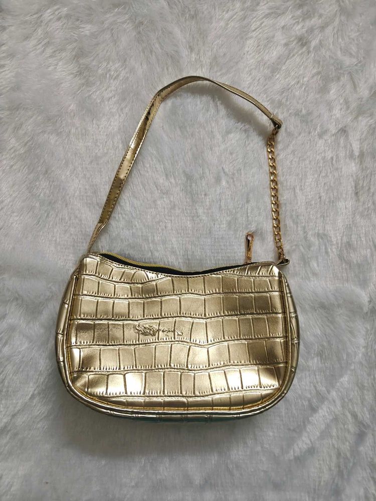 🆕 Gold Bag With Chain