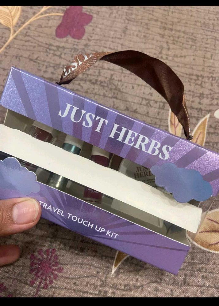 Just Herbs Makeup Travel Kit❣️💋
