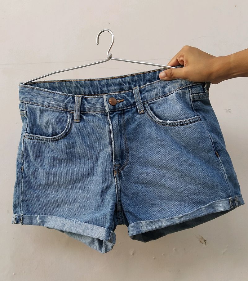 H&amp;M blue Denim shorts!