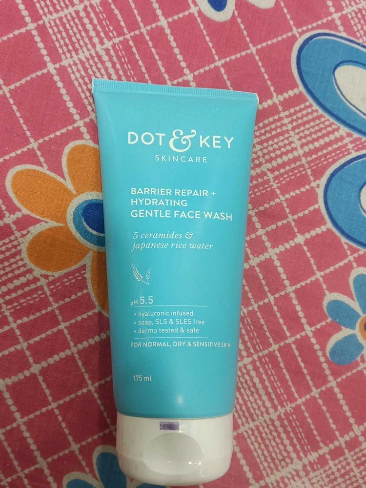 Dot &amp; Key Gentle Face Wash