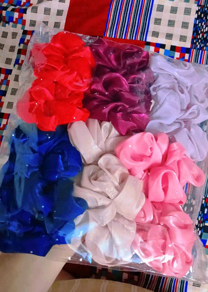 New Organza Scrunchies 🎀 (Set Of 6)