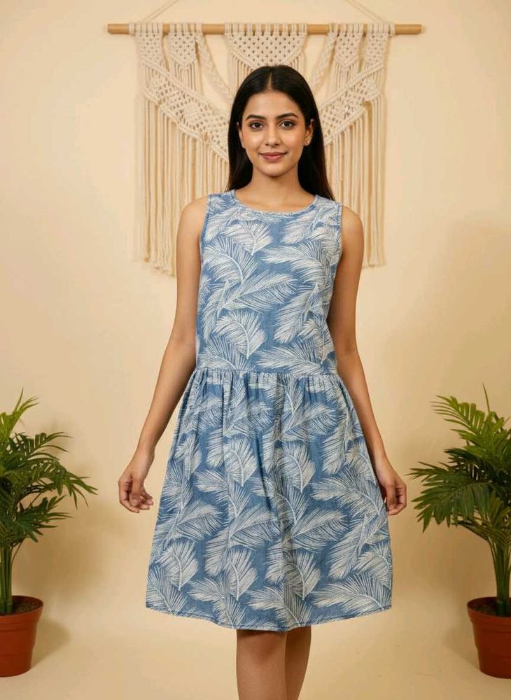 🎄Buy 1, Get 1 Free🎁Blue &amp; White Leaf Print Dress