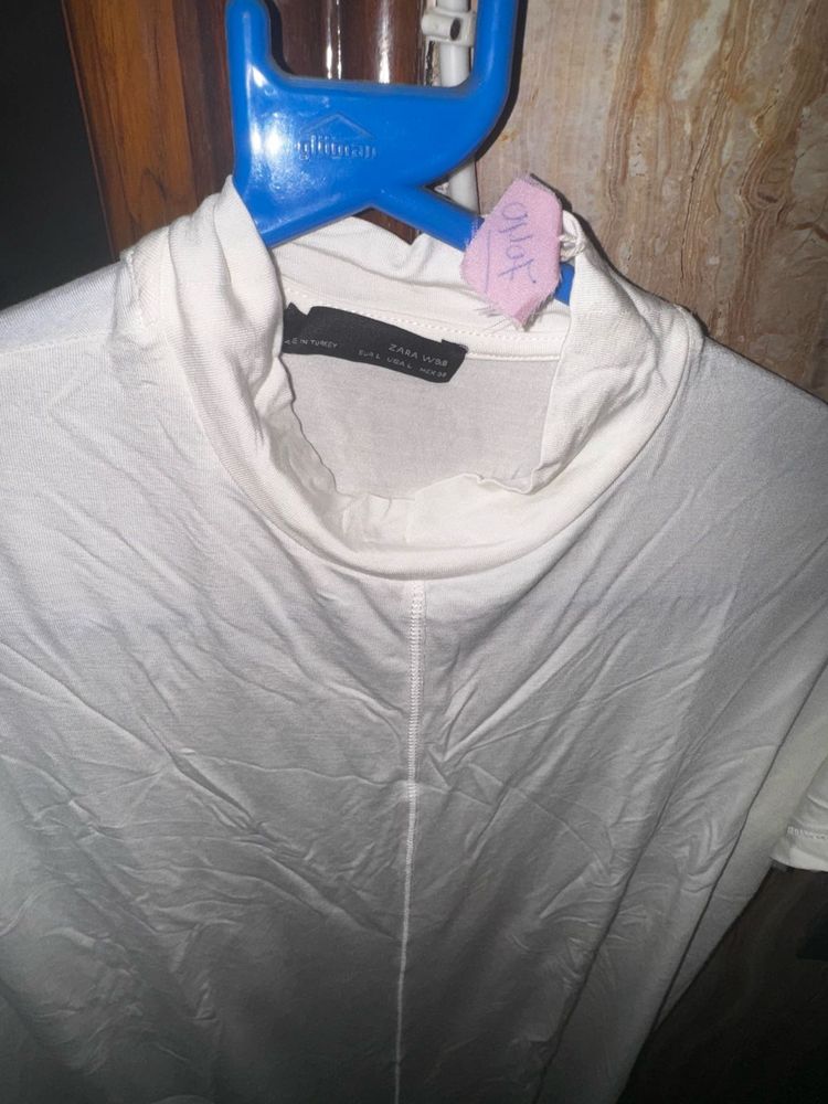 Plain White Neck Rise Top