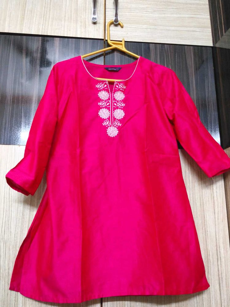 Beautiful Pink Short Kurti