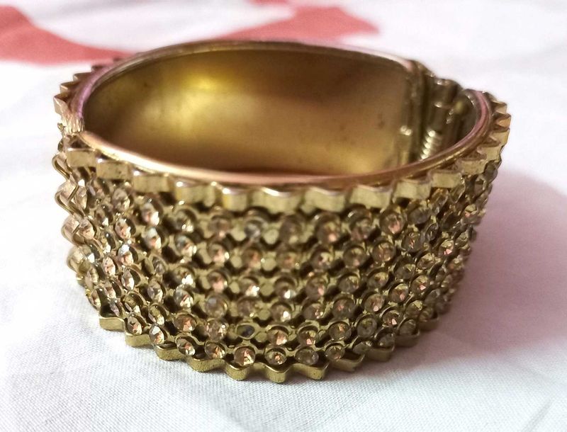Sparkling Gold Tone Crystal Bangle Bracelet✨️