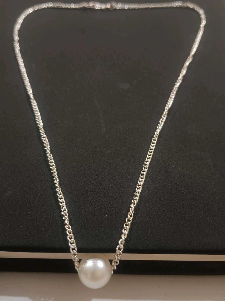 Pearl Pendant Necklace