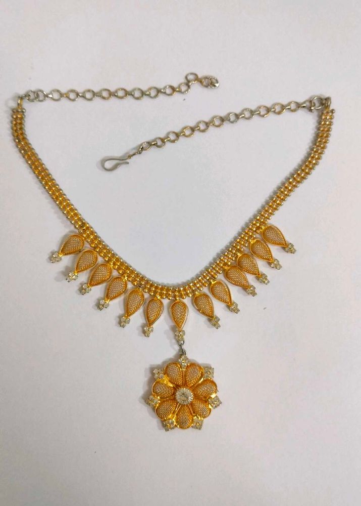 Gold-toned Necklace