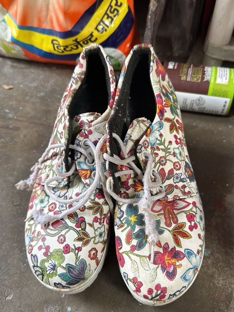 Floral Print Canvas Sneakers