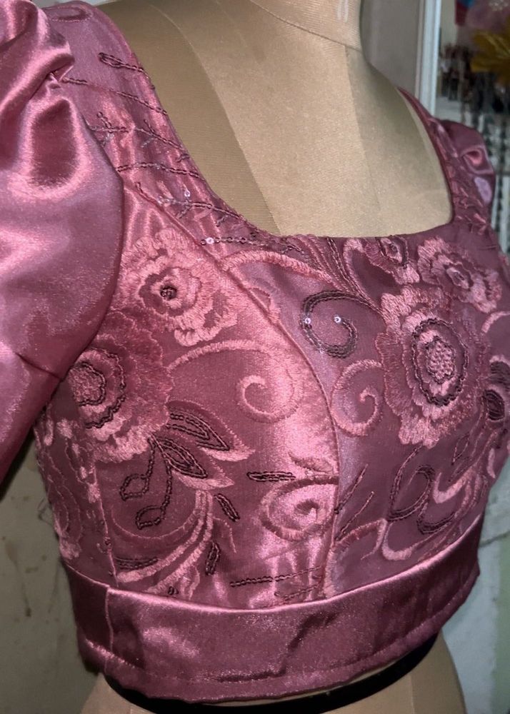 Floral Embroidered Blouse💗💖