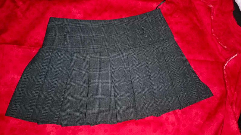 Gray Plaid Pleated Mini Skirt
