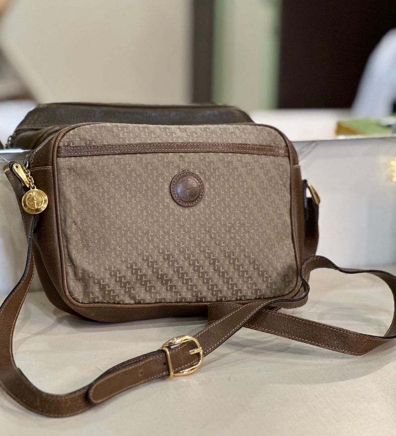Auth Gucci Vintage 1973 Logo Gold Plated Bag