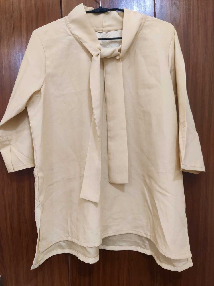 Tie-up Neck Solid Top