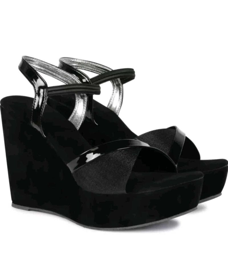 Free Delivery Women&#39;s Black Wedges