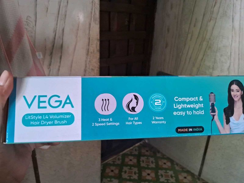 Vega LitStyle L4 Volumizer Hair Dryer Brush