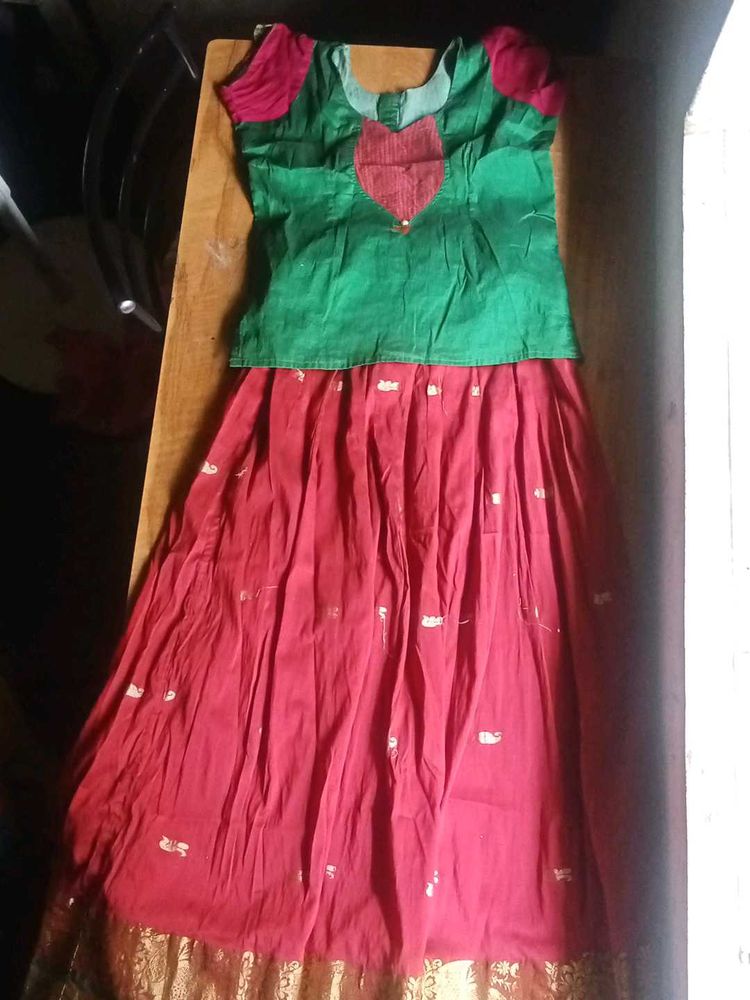 Pattu Pavada