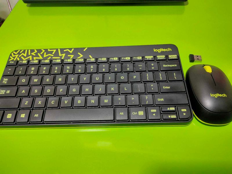 LogiTech Wirless Keyboard And Mouse Combo