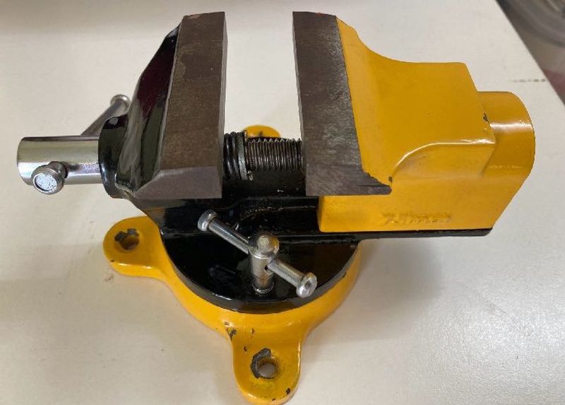 CLIMAX TABLE BABY VICE 75MMSWIVEL BASE