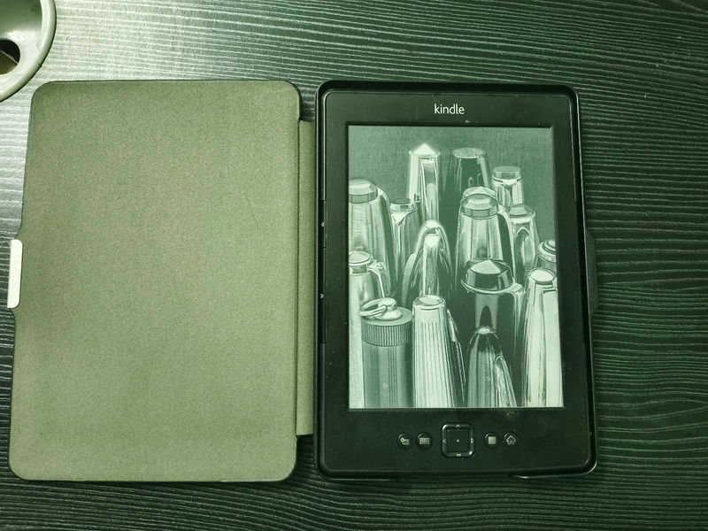 Rare Amazon Kindle In Good Working Condition