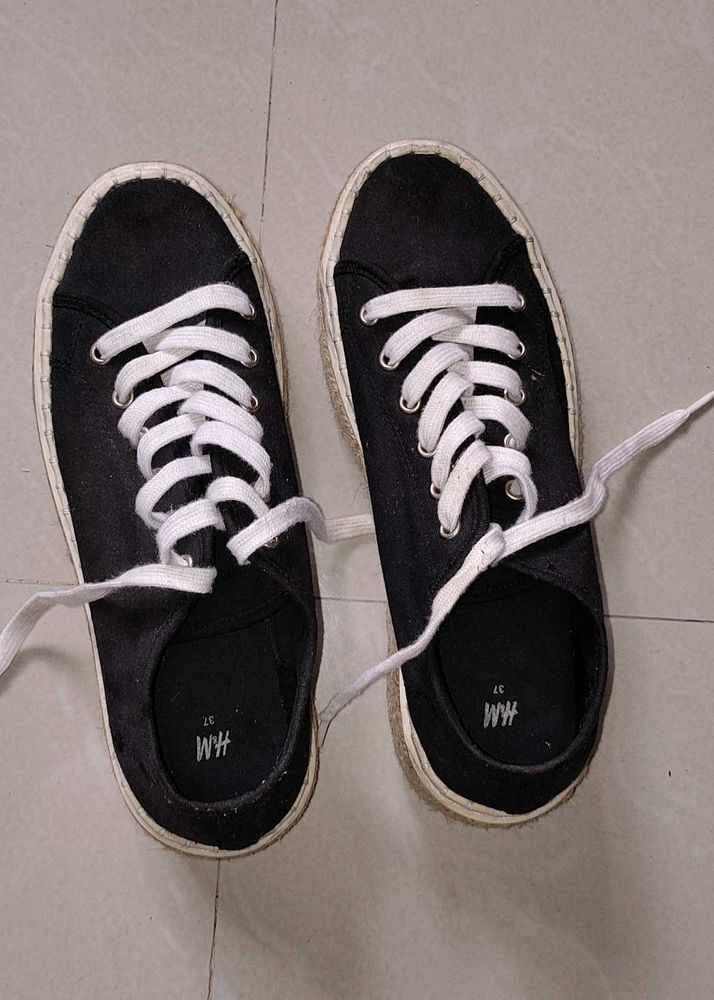 H&amp;M black sneakers with FREEGIFT
