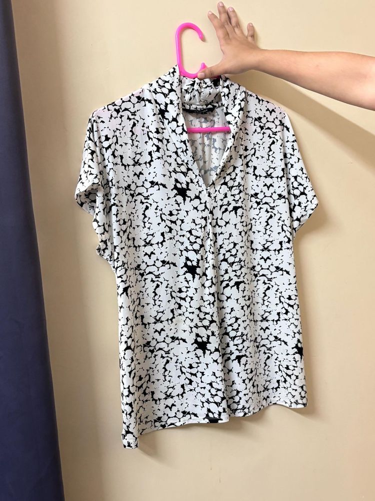 Patterned Short Sleeve Top