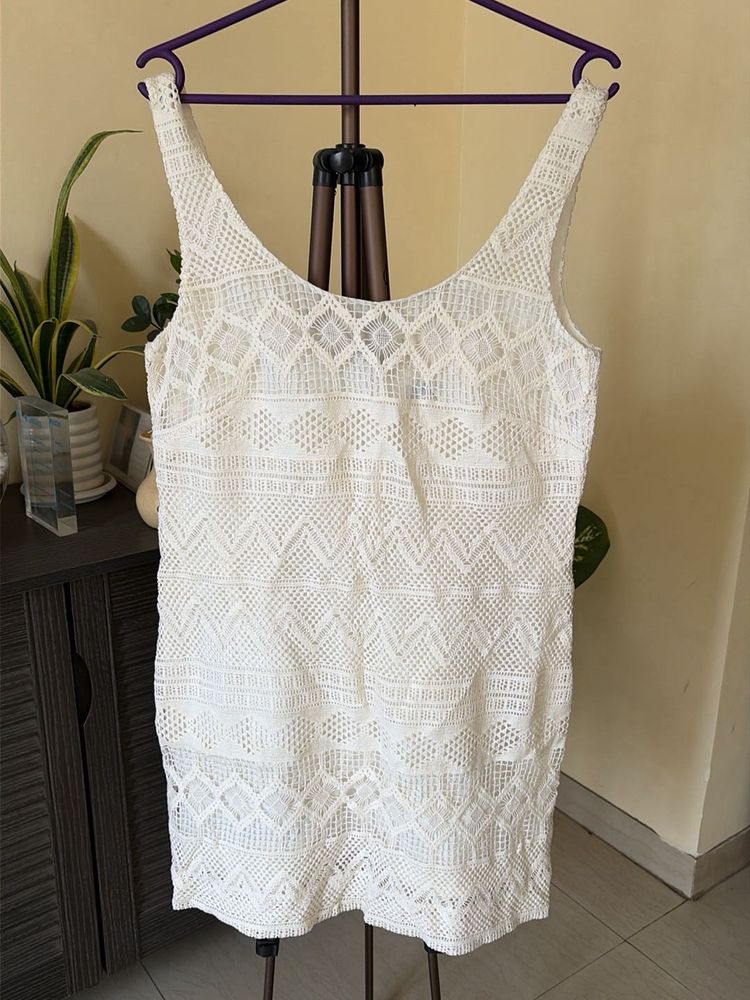 White Lace Sleeveless Dress