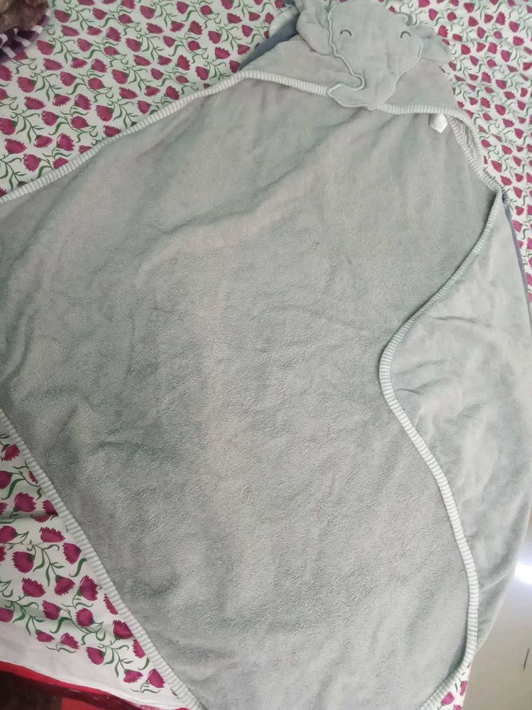 3 Hooded Baby Towel