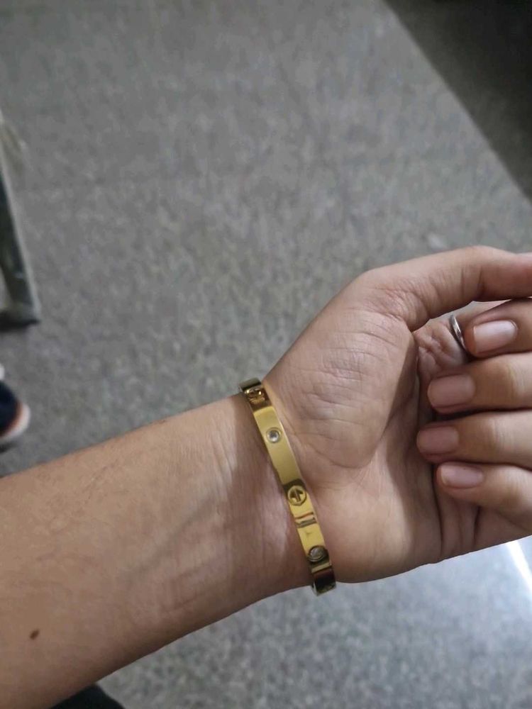 &#34;Elegant Gold-Plated Women&#39;s Bracelet