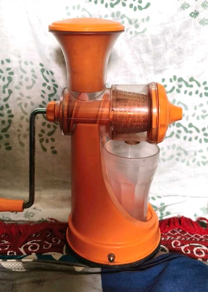 Plastic Hand Juicer