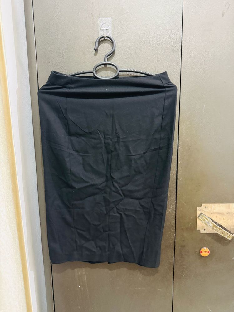 Chic Black Straight Skirt