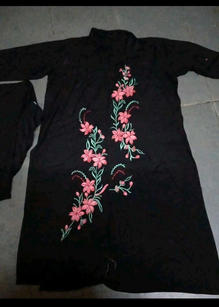 Floral Embroidered Kurta set