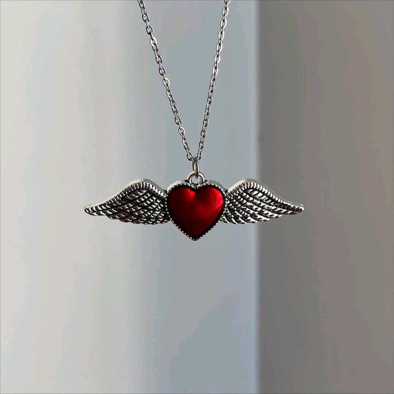 Gothic Winged Heart Necklace🦇🪽
