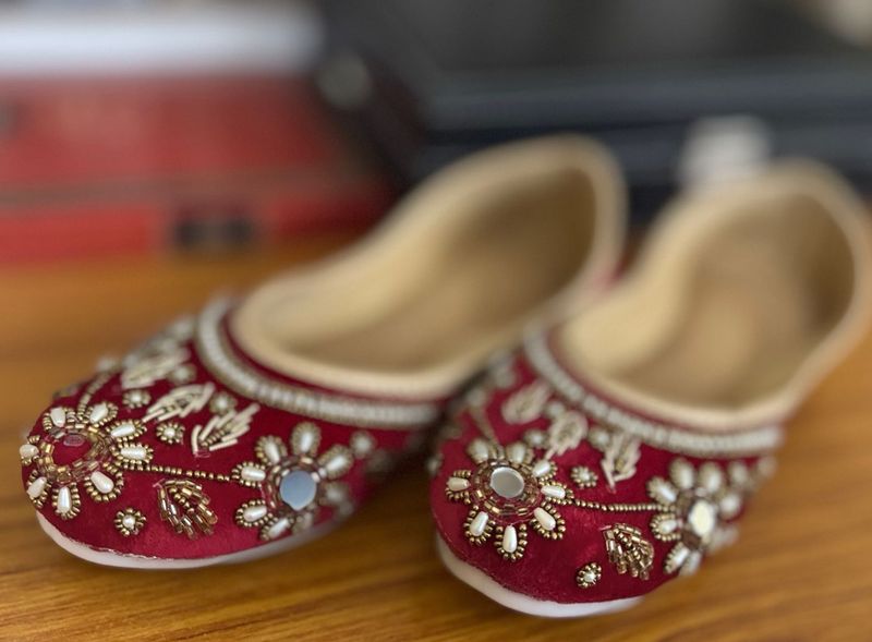 Rani Coloured Embroidered Juttis