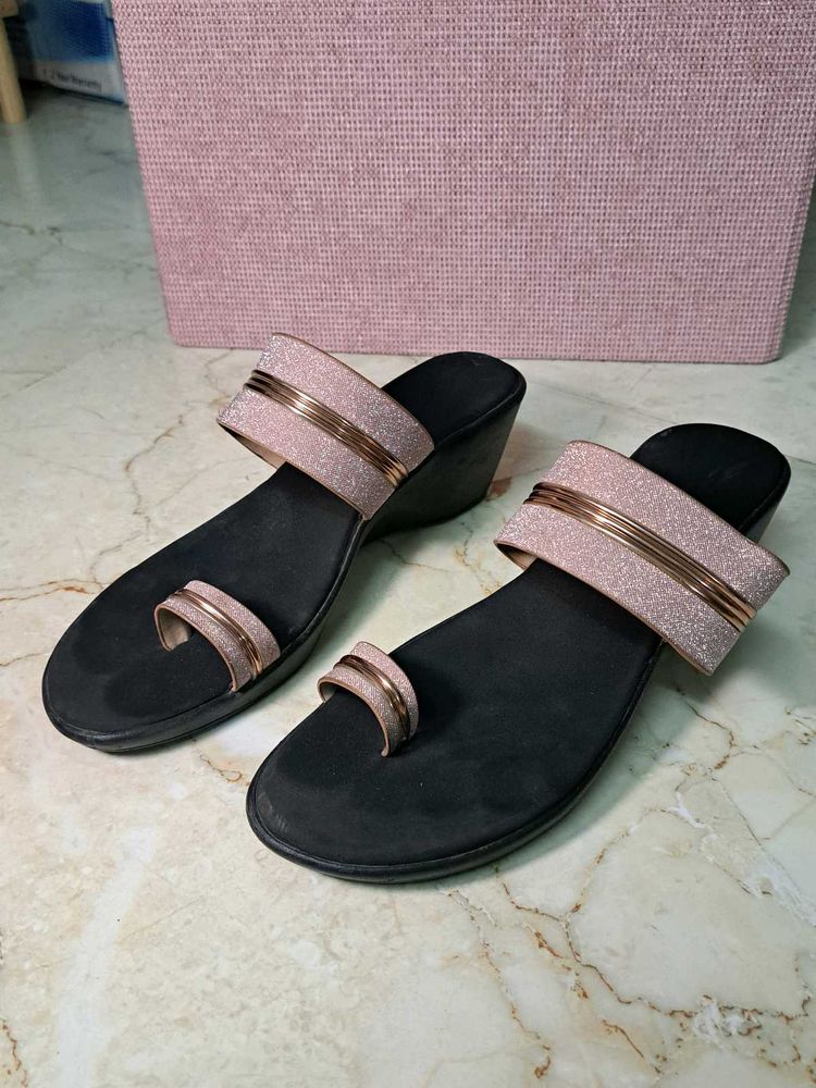 Women&#39;s RoseGold Sparkly Wedge Sandals