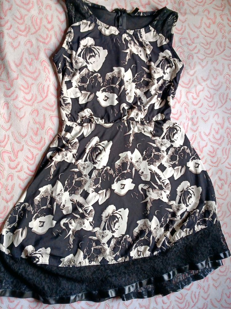 Beautiful B/W Floral Dress, Size - Medium