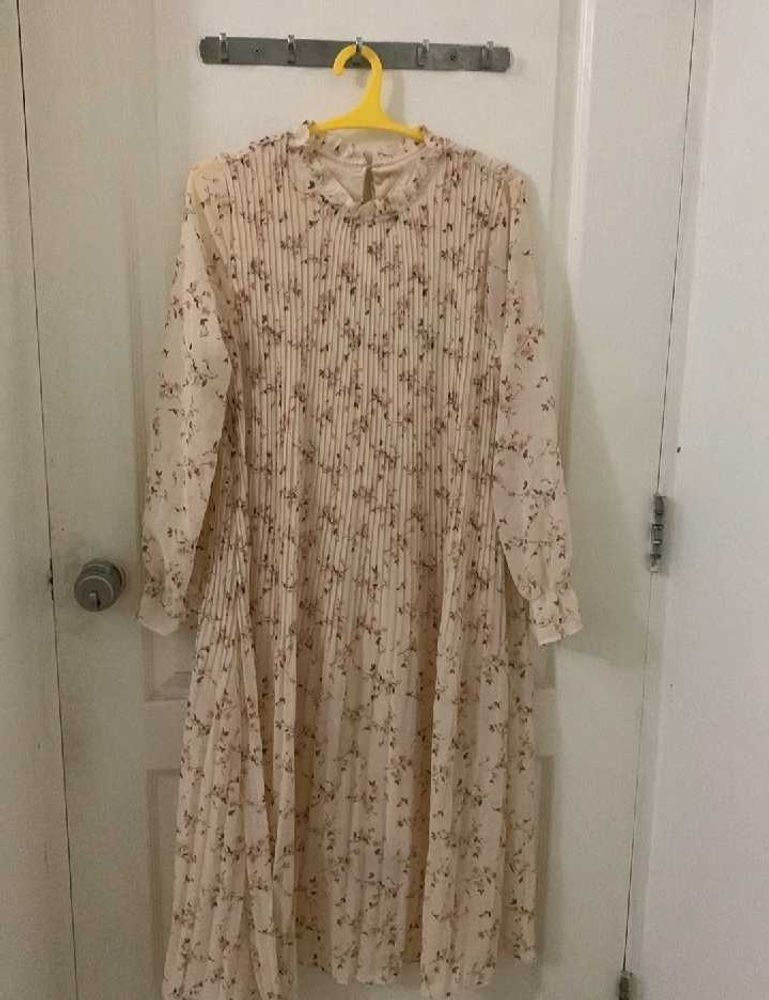 Floral Print Pleated Dress