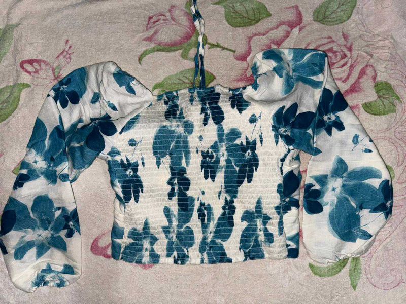 Floral Print Smocked Crop Top