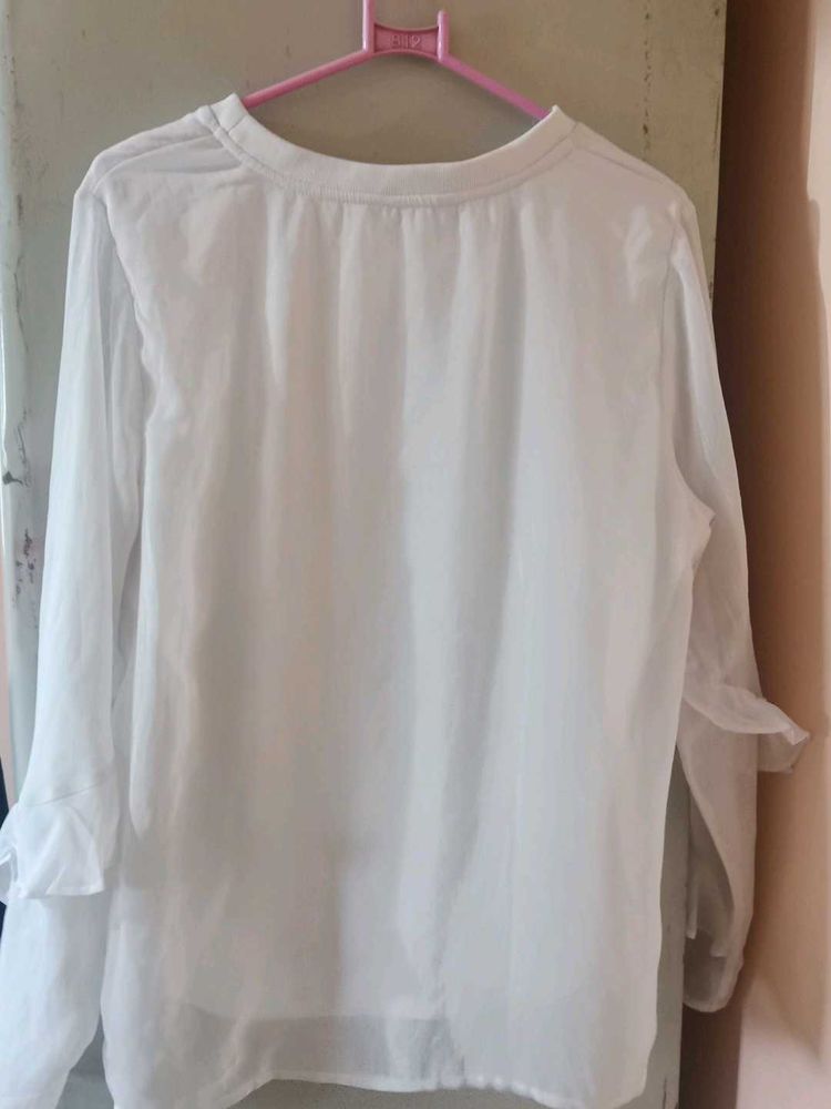 plain white long sleeves top