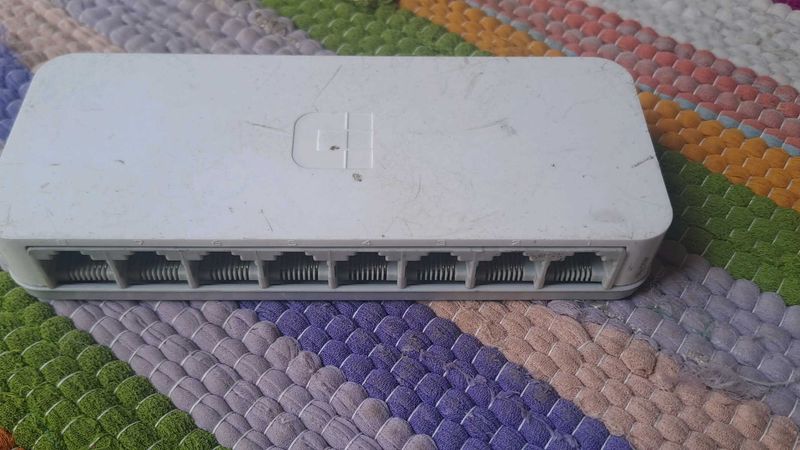 8 Port Ethernet Network Switch[ Not Working ]
