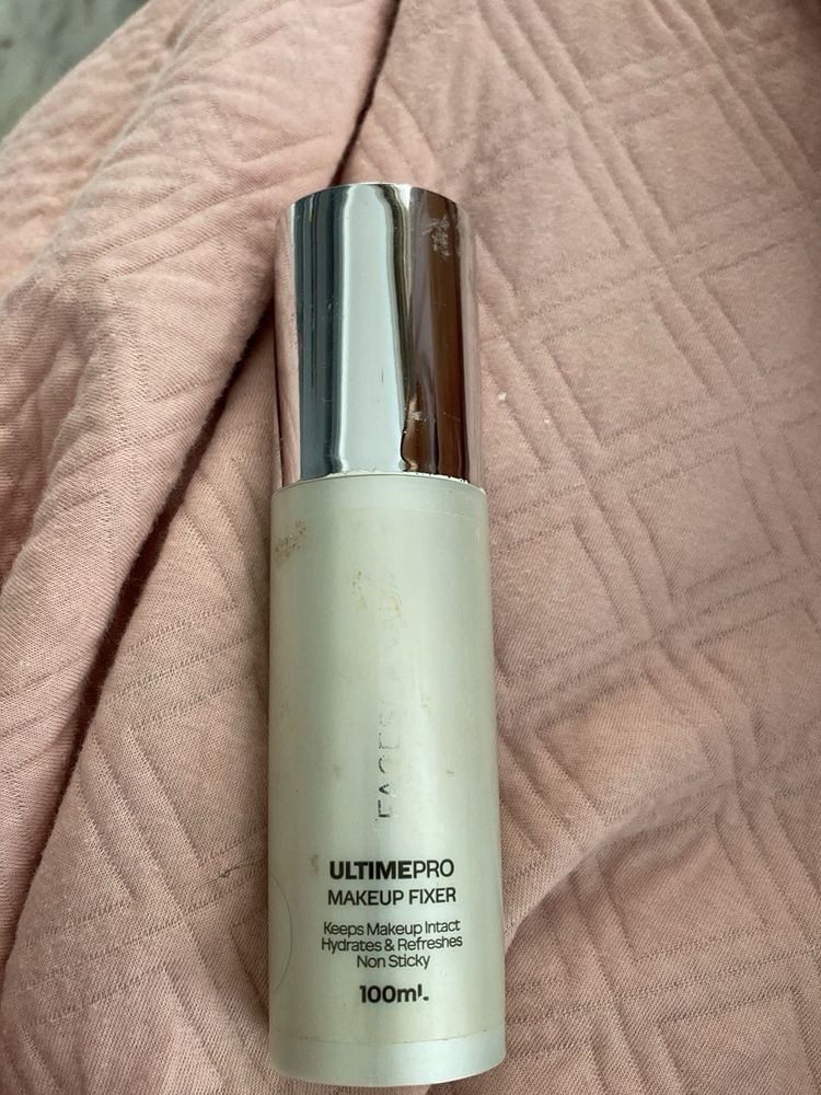 Makeup Fixing Spray