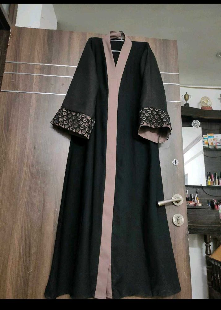 Black &amp; Tan Abaya