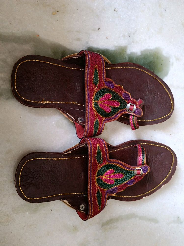 Jaipuri Chappal Kohlapuri