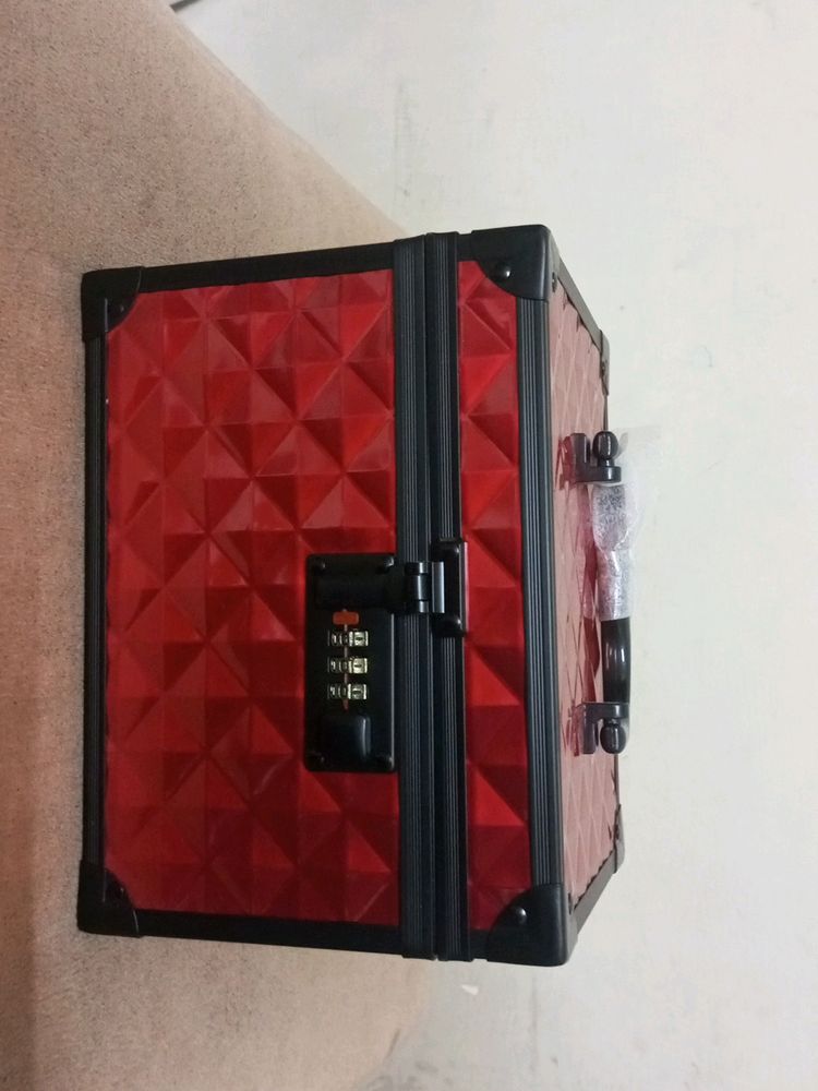 Colorbar Trousseau Box Diamond Cut Design Red