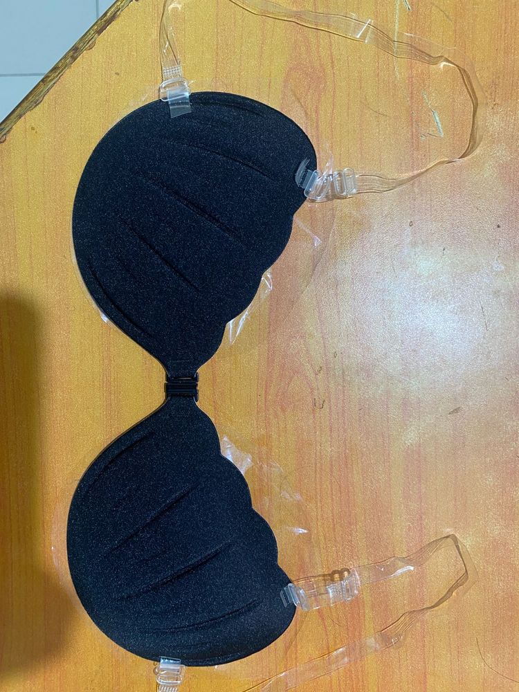 Invisible Bra With A Pair Of Colourless Straps