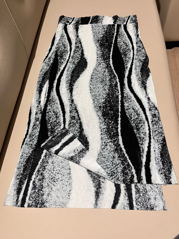 Abstract Print  Skirt