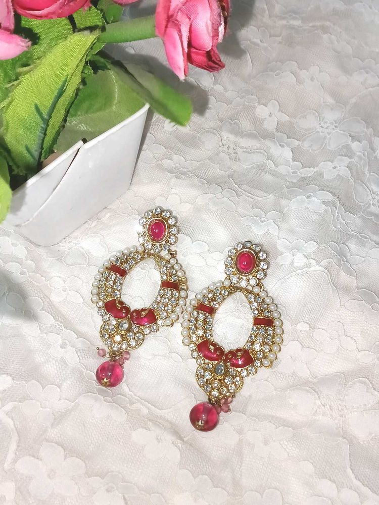 Beautiful White And Light Pink Combination Ear Rin