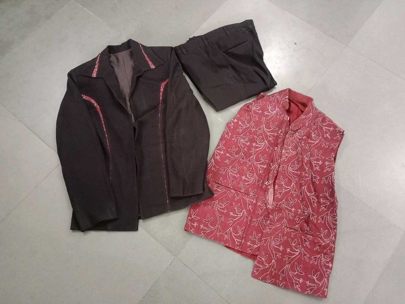 Elegant Men&#39;s Suit Jacket &amp; Embroidered Waistcoat