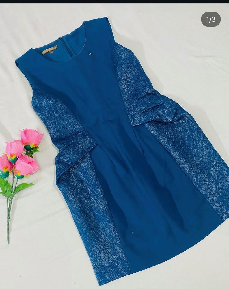 Elegant Blue Sleeveless Dress