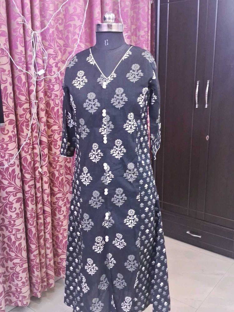Elegant Black Floral Kurta N Plazoo