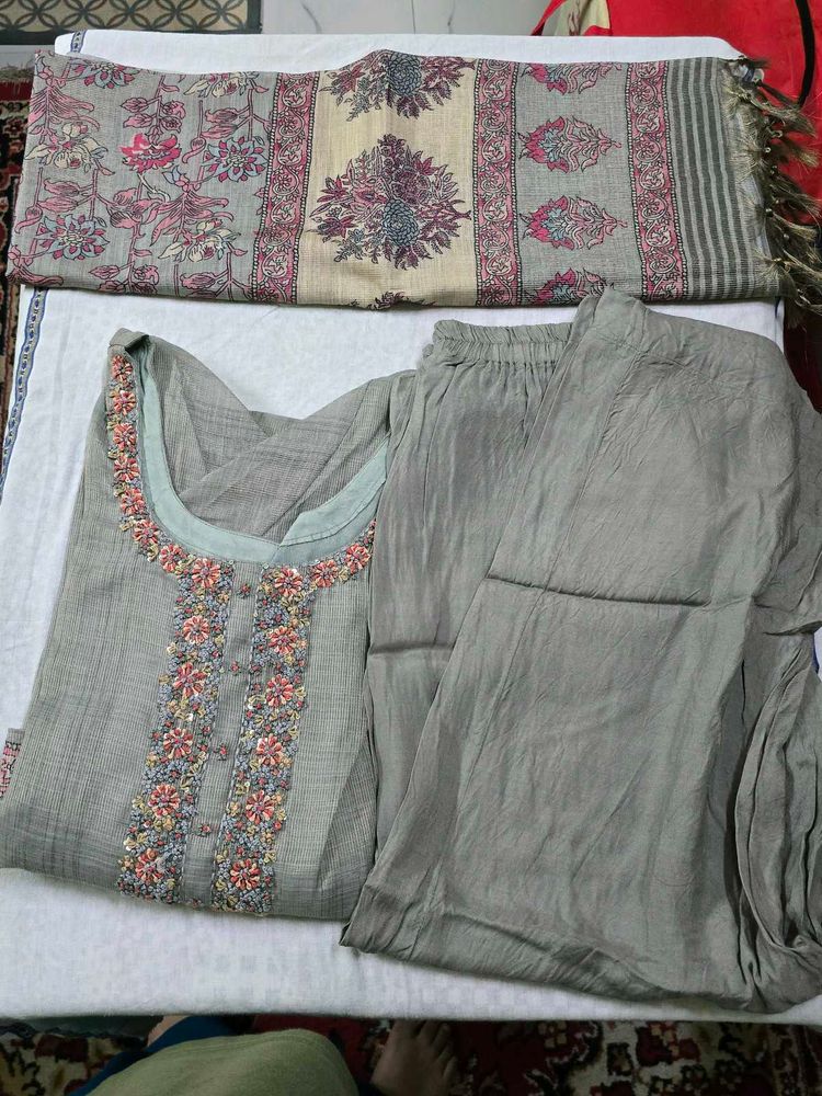 Elegant Embroidered Kurta Set