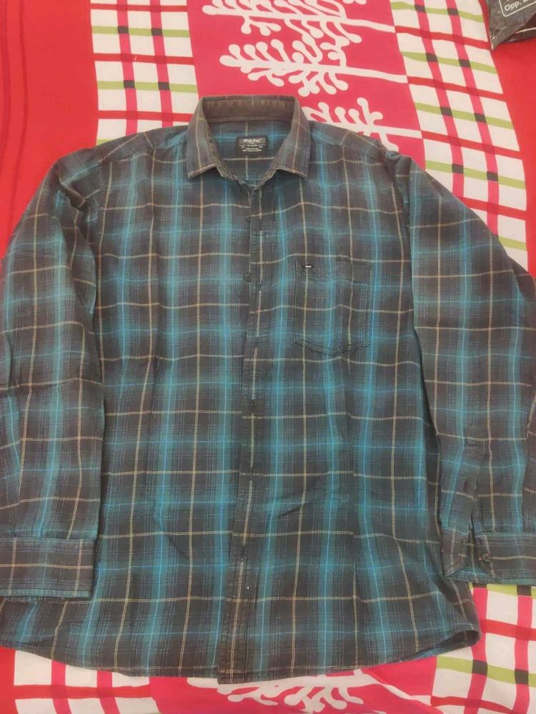 Men checkerd shirt